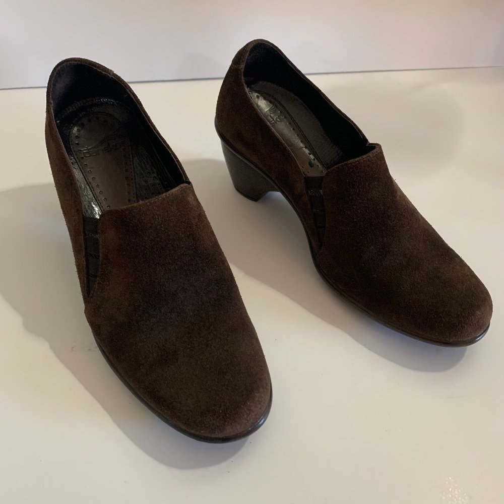 Dansko Brown Suede Booties Shoes with Elastic Gusset Women's size 38
